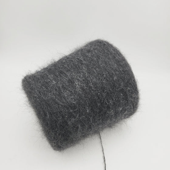 Italian wool
premium yarn
handcrafted knitting supplies