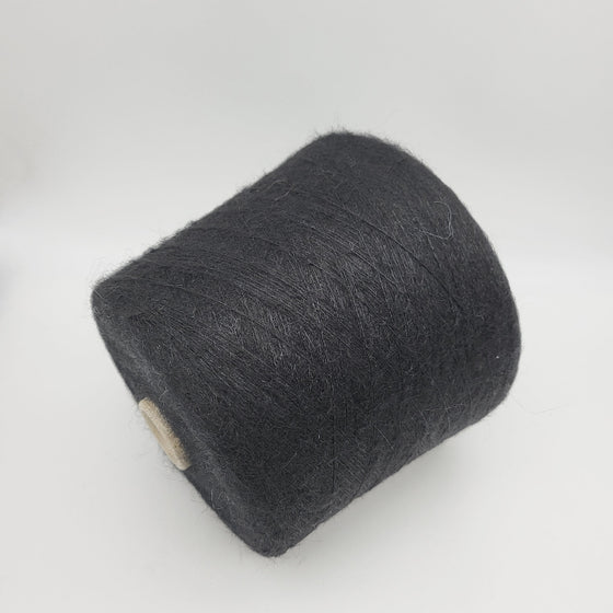 Italian wool
premium yarn
handcrafted knitting supplies